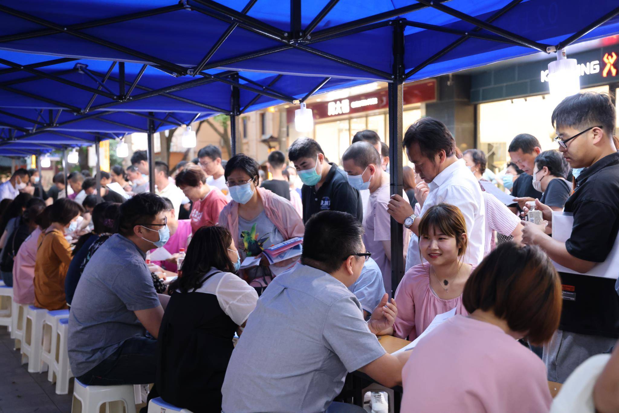 “小昆山镇招聘盛宴，美好机遇等你来抓”